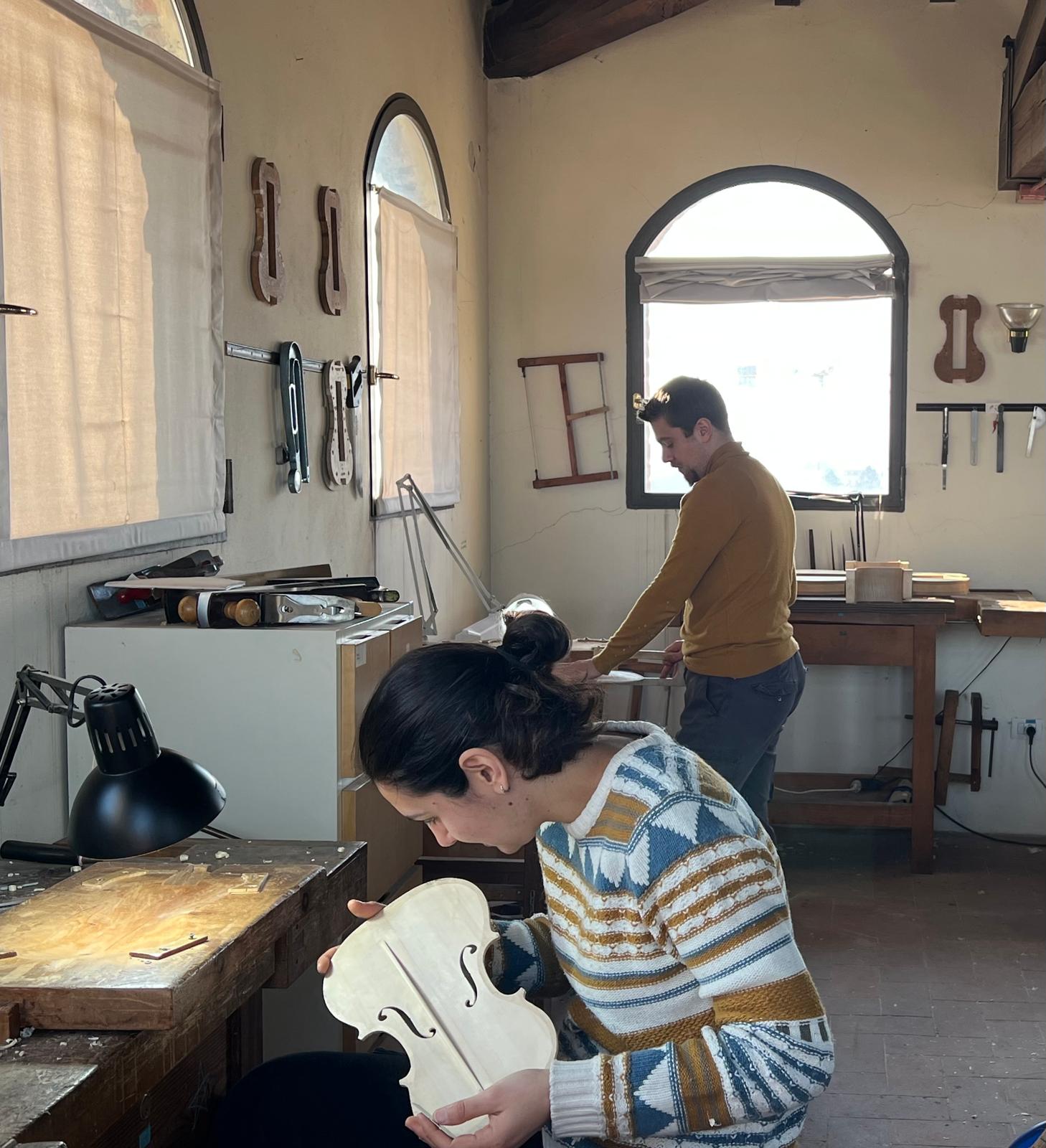 Scuola Internazionale di Liuteria Accademia Scrollavezza