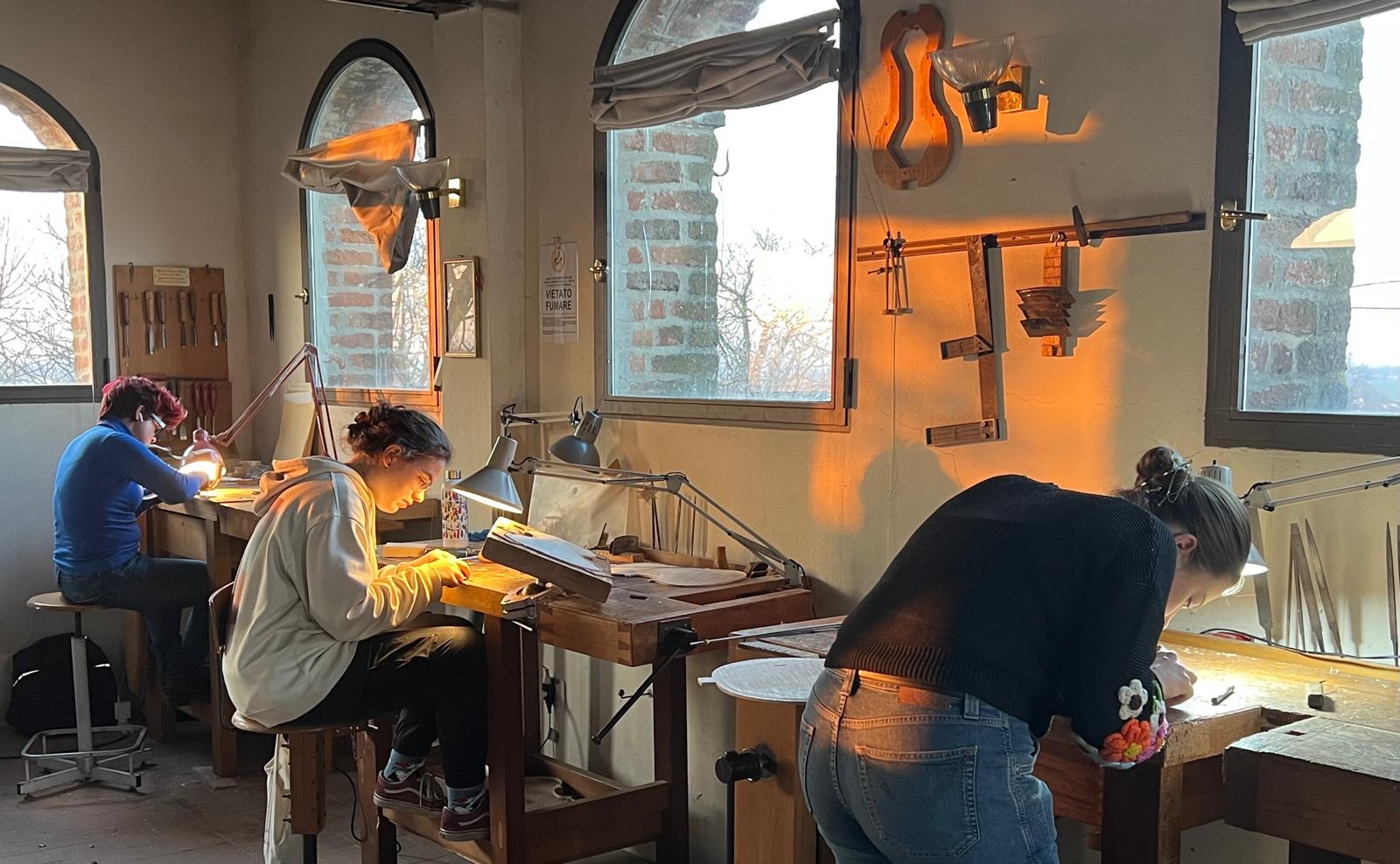 Scuola Internazionale di Liuteria Accademia Scrollavezza